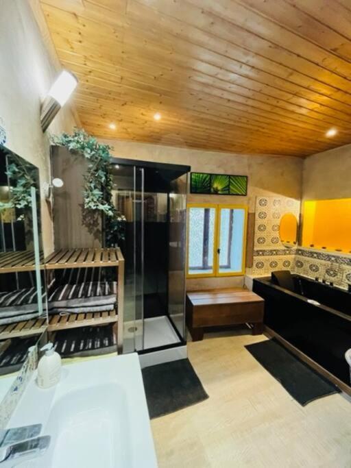 Maison De Village, Jacuzzi, Salle Cinema Valencin Екстериор снимка